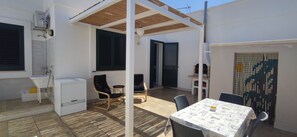 Outdoor dining - Lido lace cottage (marina di mancaversa)
