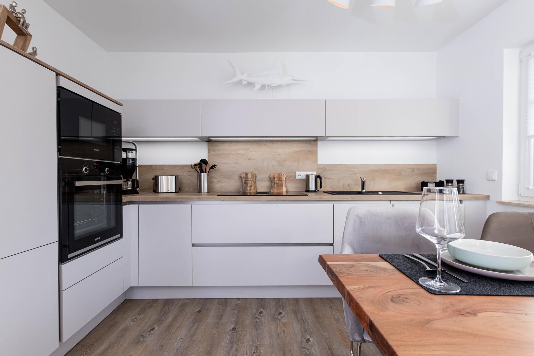 Kühlschrank, Mikrowelle, Geschirrspüler