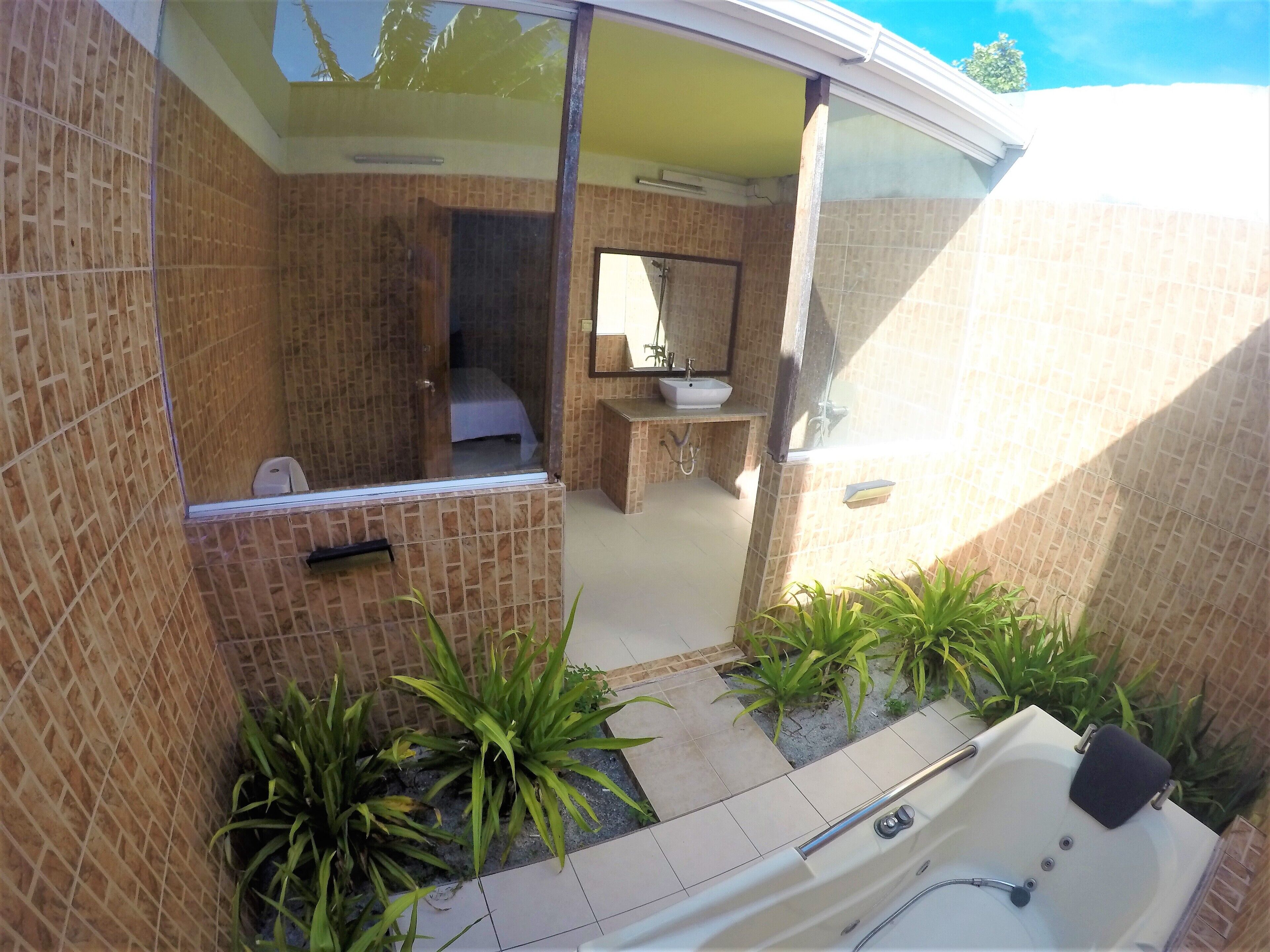 Superior Room | Bathroom | Hair dryer, towels