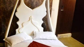 Standard Room | Individually decorated, individually furnished, desk, soundproofing