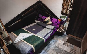 Standard Room | Individually decorated, individually furnished, desk, soundproofing