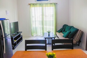 Standard Room | Living area - Spianada Residences (Cebu City)