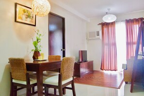 Chambre (BambooBay 7A) | Coin séjour