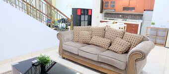 3BR House in secure cluster The Green BSD City