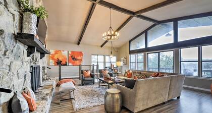 Bright nâ Breezy Waterfront Lake Granbury Getaway!