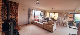 Located in Auckland, 15 km from Harbor Bridge.