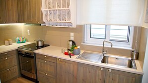茶具/咖啡用具、冰箱、烤箱、炉灶
