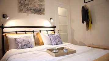 2 habitaciones, caja de seguridad en la habitación y escritorio