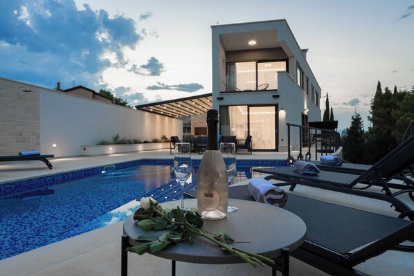 Outdoor pool, a heated pool