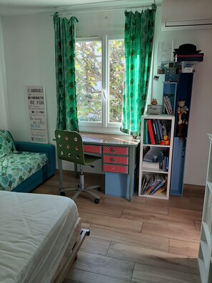 4 bedrooms, WiFi - House with pool and garden (Montpellier)