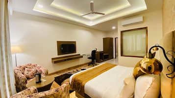 Premium Room | Premium bedding, minibar, individually decorated, individually furnished