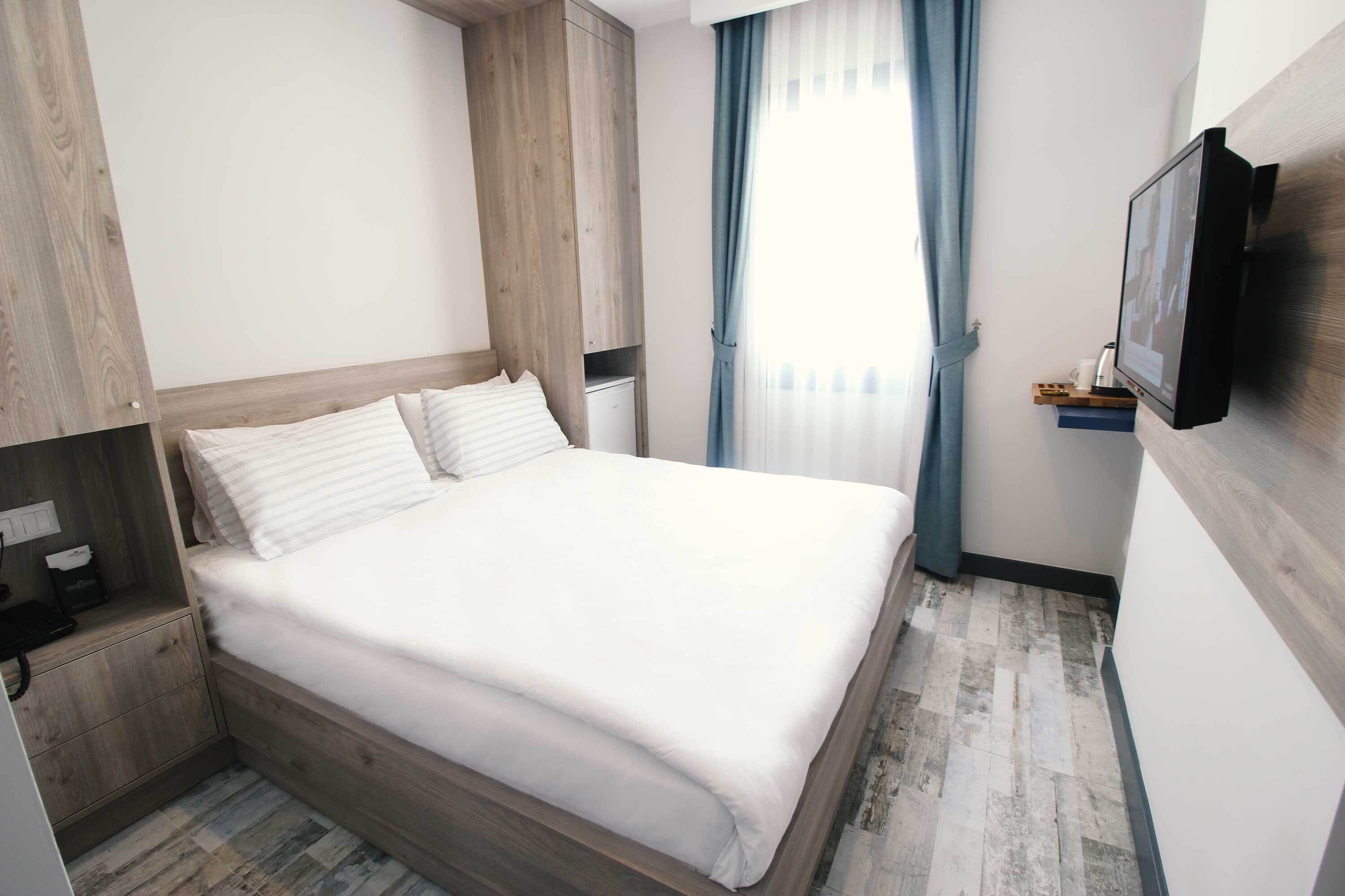 standard double room | premium bedding, minibar, in-room safe, soundproofing