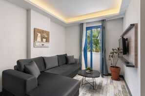 Superior Room (4 Adults) | Premium bedding, minibar, in-room safe, soundproofing - Acropol Of Bodrum Beach Hotel (Bodrum)