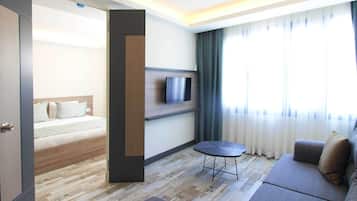 Superior Room (4 Adults) | Premium bedding, minibar, in-room safe, soundproofing