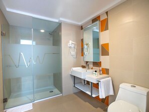Een kluis op de kamer, individueel gedecoreerd, individueel gemeubileerd