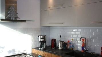 Réfrigérateur, micro-ondes, four, lave-vaisselle