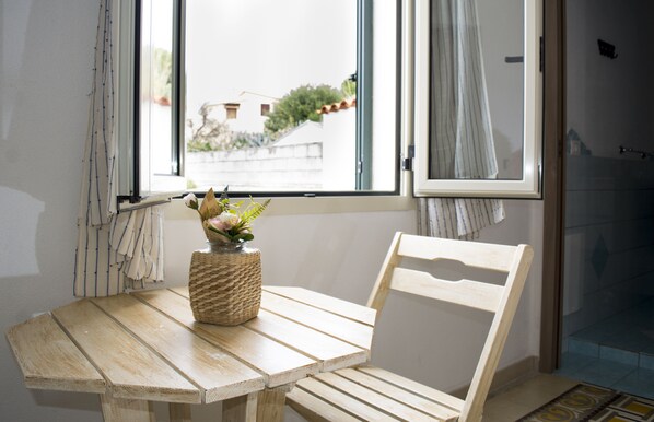 Minibar, Wi-Fi gratuit, draps fournis