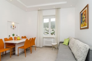 Appartement (Two Bedroom Apartment with Terrace) | Salle de séjour
