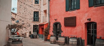 Family Villa set in a mediterranean garden overlooking the Thau Lagoon