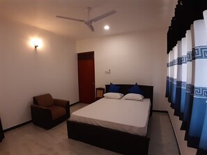 Habitación Deluxe, 2 habitaciones, baño privado | Ropa de cama de alta calidad y camas con efecto memoria 