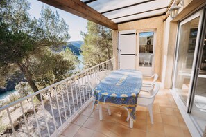 Outdoor dining - Lac Esparron de Verdon Villa with stunning views and private access to the lake (ESPARRON DE VERDON)