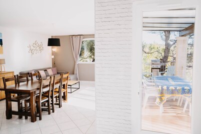  Lac Esparron de Verdon Villa with stunning views and private access to the lake