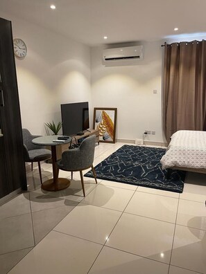 Camera Economy | Una scrivania, Wi-Fi gratuito