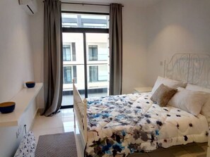 Laptopgeeigneter Arbeitsplatz, Bügeleisen/Bügelbrett, kostenloses WLAN