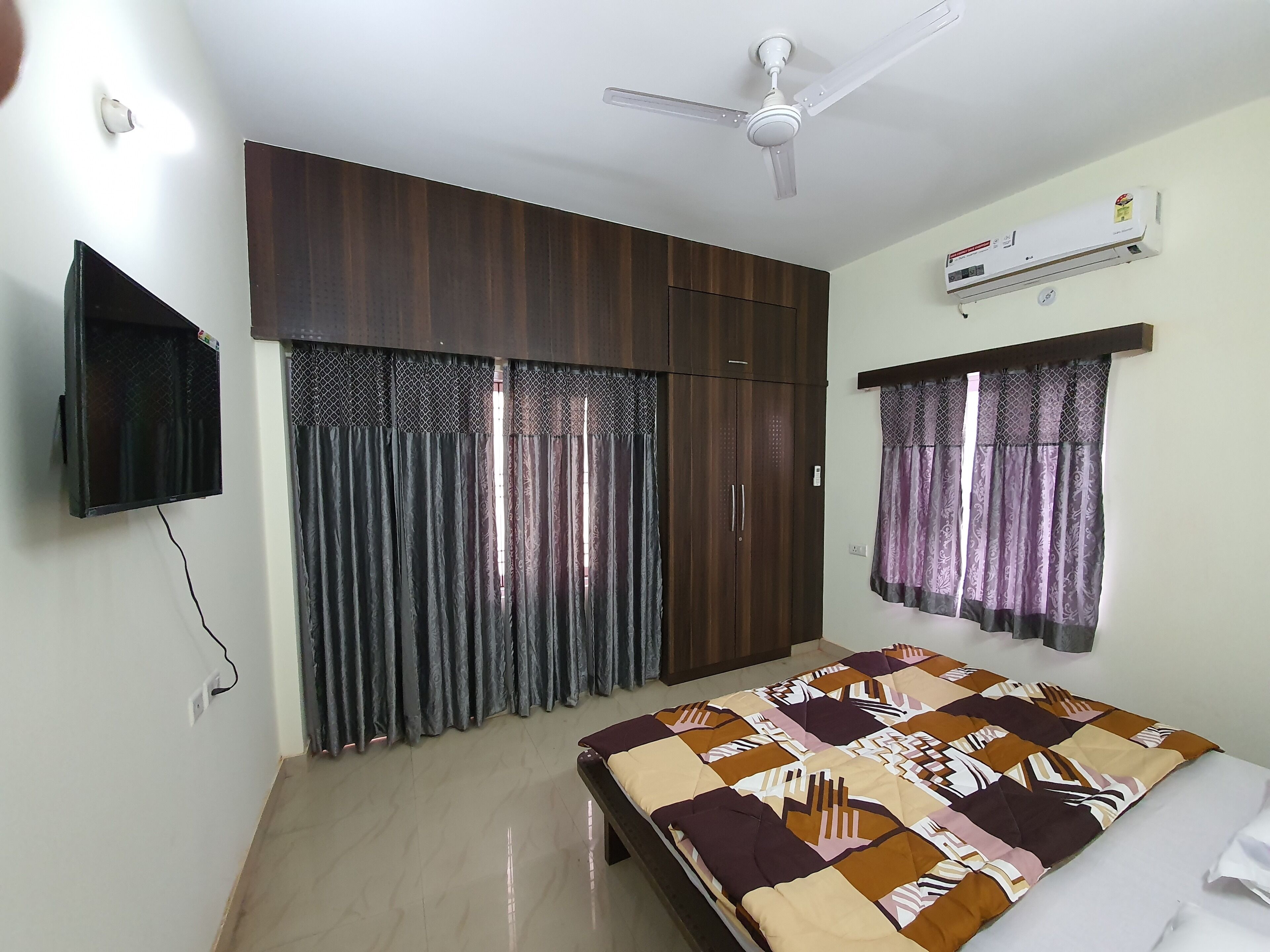 2 bedrooms, WiFi, bed sheets