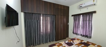 Comfort and cleanliness. Live pure n simple . Connected with high-speed B/band