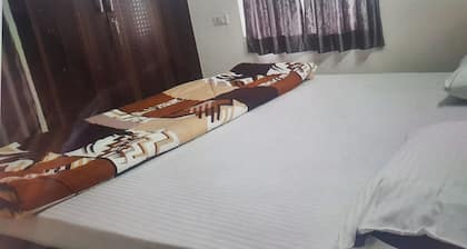 confort et propreté. vivre avec pureté et simplicité à Varanasi