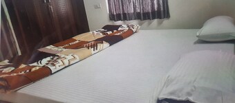 Comfort and cleanliness. Live pure n simple . Connected with high-speed B/band