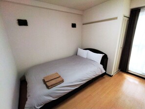 1 habitación, wifi gratis y ropa de cama