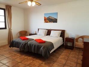 3 bedrooms, in-room safe, iron/ironing board, WiFi