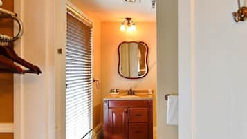 Bridal Room | Individually furnished, blackout drapes, iron/ironing board, free WiFi
