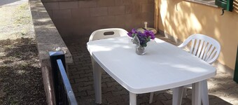 Cecina mare 200 mt from the sea ground floor, separate entrance, sleeps 4
