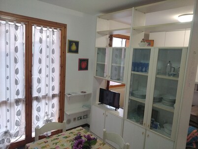 Cecina mare 200 mt from the sea ground floor, separate entrance, sleeps 4