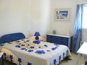1 bedroom, iron/ironing board