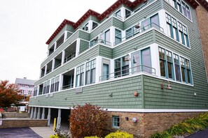 المنشأة من الخارج