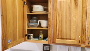 Interior - Studio 1 King Bed, Full Bath, Full Kitchen 10 Minutes from West Glacier Park! (Hungry Horse)