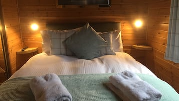 3 bedrooms, iron/ironing board, travel crib, free WiFi