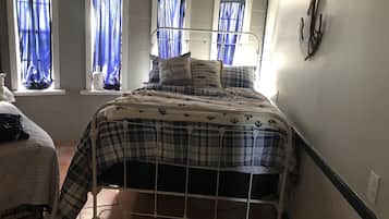 3 bedrooms, bed sheets