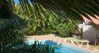 Cinnamon: Charming bungalow 5 mins walk from the beach and shops