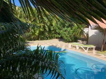 Cinnamon: Charming bungalow 5 mins walk from the beach and shops