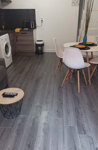 25 mn de Paris - F2 duplex contemporain centre ville