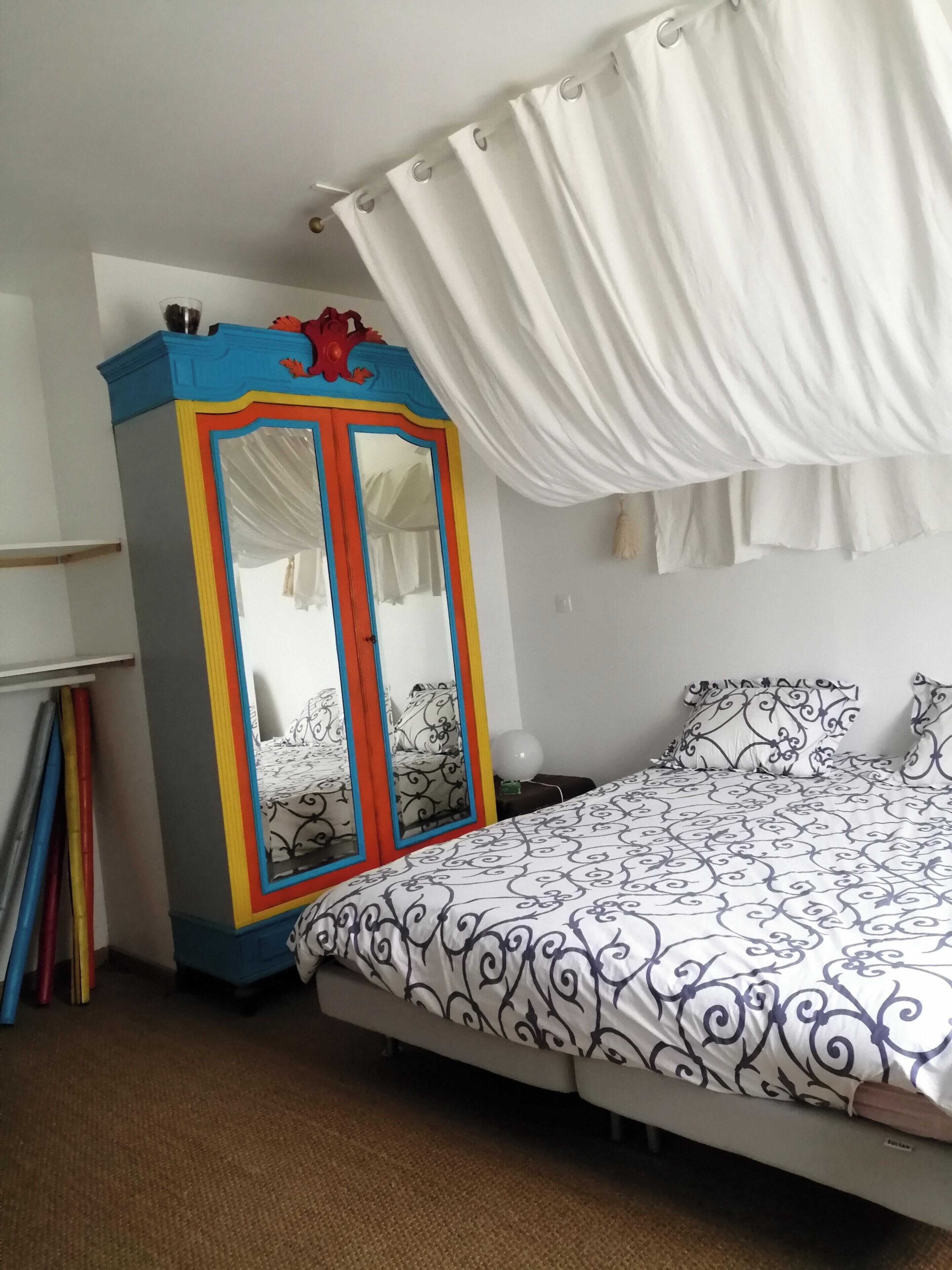 4 habitaciones, tabla de planchar con plancha y wifi gratis 