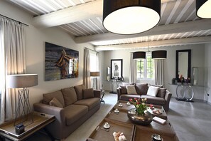 Smart TV, DVD player, ping pong, books - Holidays in the heart of Provence in peace with a view of the little Luberon (Robion)