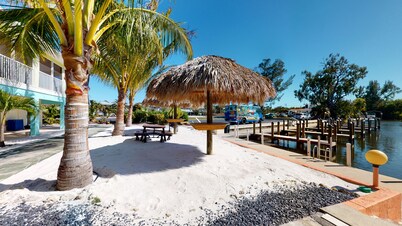 Off the Charts Inn & Out Island Resort