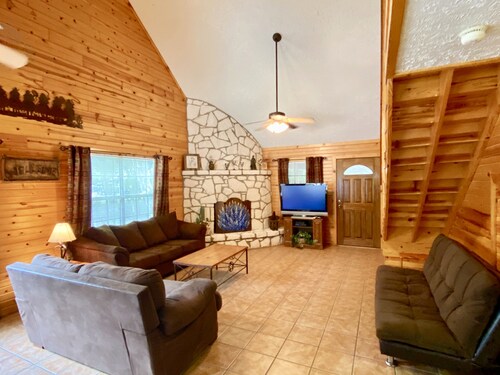 Float 2 Cabin ~ Private Frio River Access @ Comanche Crossing, Cowboy Style!