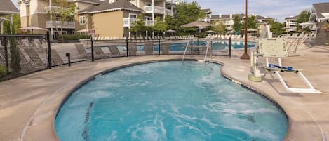 A swimming pool with a no diving sign and a 3 ft depth marker.